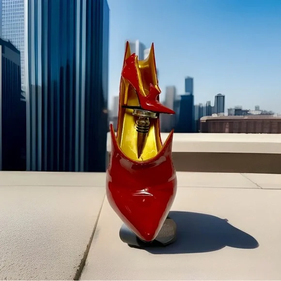 BNWT Just The Right Shoe ‘DEVILISH’ Bottle Holder with Matching Stopper - Picture 5 of 6